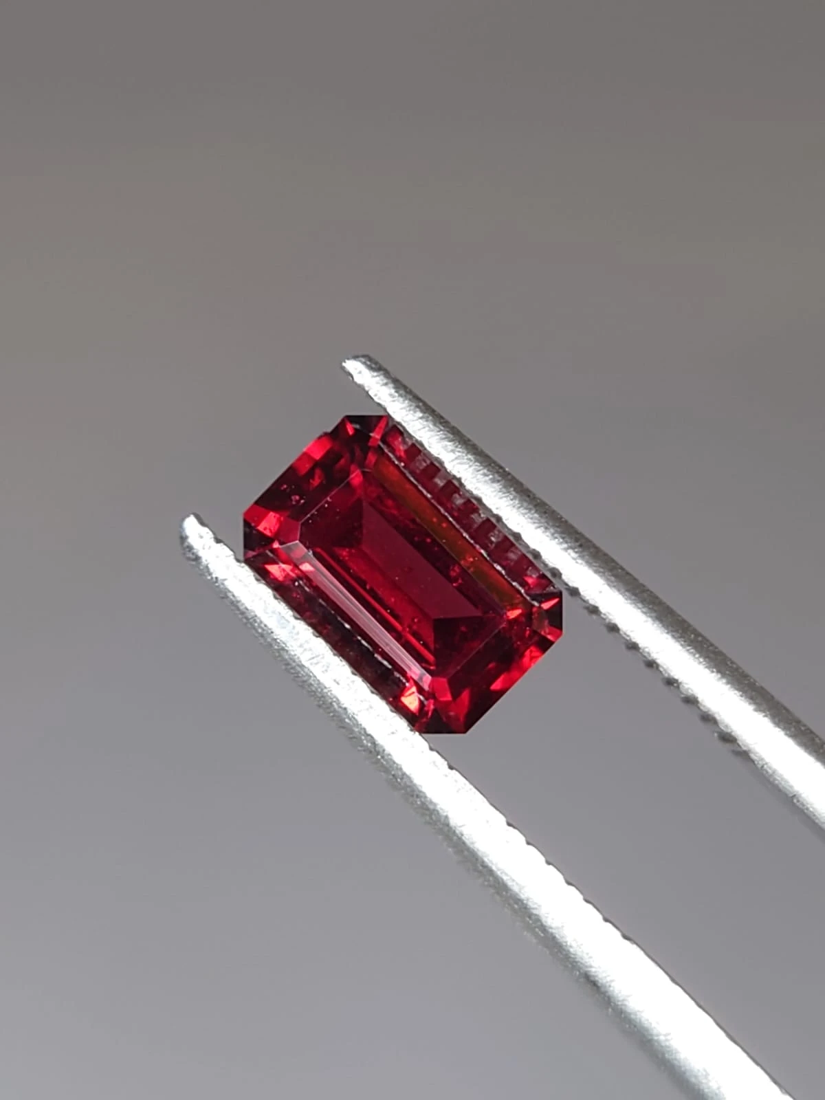 1.1ct Natural Emerald Faceted Rhodolite Garnet from Tanzania — view 3